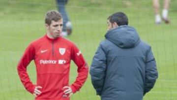 Muniain: “Me siento reflejado en Williams, intento aconsejarle”