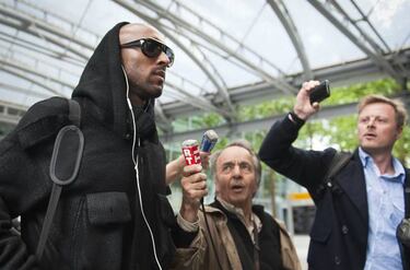 Francia expulsa a Anelka y explota la concentraci車n
