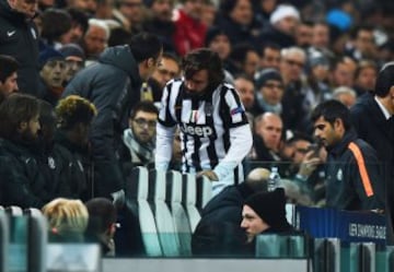 Andrea Pirlo salió lesionado antes del entretiempo. 