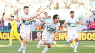 ELCHE, SPAIN - FEBRUARY 04: Pere Milla of Elche CF celebrates after scoring their sides third goal during the LaLiga Santander match between Elche CF and Villarreal CF at Estadio Manuel Martinez Valero on February 04, 2023 in Elche, Spain. (Photo by Aitor Alcalde/Getty Images)