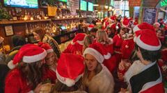 Este 10 de diciembre se celebra el SantaCon 2022 en la ciudad de Nueva York bajo el lema: "Santa Claus no mea en la calle ni asusta a los niños".