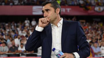 Ernesto Valverde durante la final de la Copa del Rey entre Barcelona and Valencia en el Estadio Benito Villamar&iacute;n.