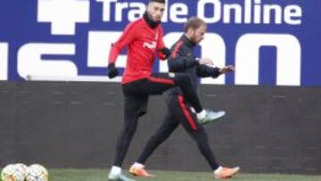 Savic y Carrasco, fuera de la lista para recibir a la Real Sociedad