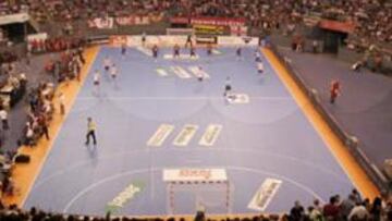 <b>LLENO. </b>El primer partido de la Supercopa registró una entrada histórica entre el Atlético y el Barcelona. Hoy se espera que la cita de este clásico vuelva a ser de récord.