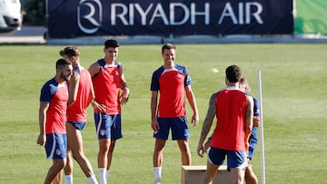 Koke, Llorente, Morata, Azpilicueta y Hermoso durante un entrenamiento.