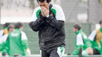 <b>DURA. </b>Semana difícil, también en lo climatológico, para el mister.