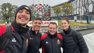 Iván García y Cecilia Castro, junto a sus entrenadores, en Wuxi (China).