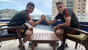 Pedri y Robert Navarro, jugadores de la Selección Sub-17