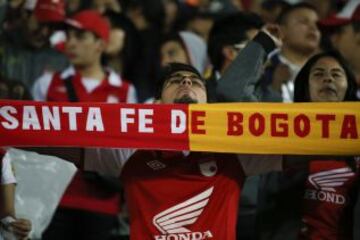 Más de 20 mil personas llegaron al Campín para alentar a Santa Fe ante Mineiro.