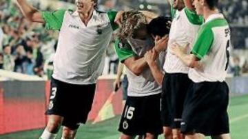 Los jugadores del Racing celebran el gol