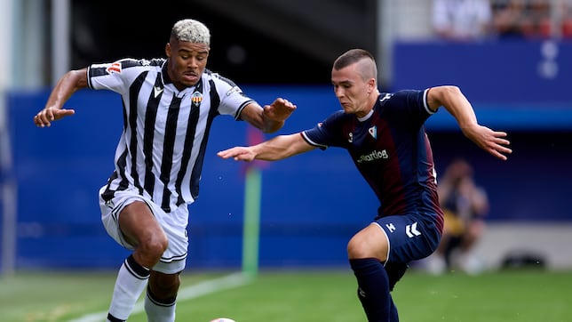 El Eibar gana, pero no convence