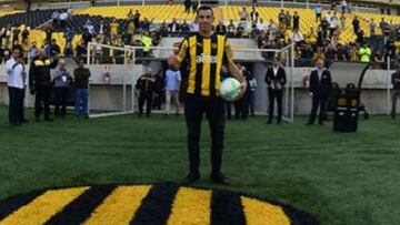 Maxi Rodr&iacute;guez durante su presentaci&oacute;n con Pe&ntilde;arol.