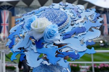 D¨ªa de estreno en el hip¨®dromo de Ascot, ciudad al sur de Inglaterra, donde se celebra la tradicional y pintoresca carrera de caballos con la presencia de la familia real brit¨¢nica.