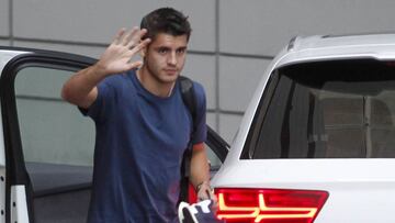 Morata, llegando al Bernabéu antes de una concentración.
