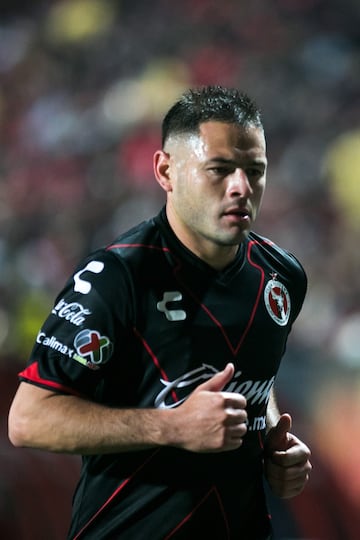 Quien oficialmente aún es jugador de Xolos, se reencontraría con Peláez en Cruz Azul, con quien vivió torneos de títulos en Las Águilas del América. Su calidad y liderazgo en la parte baja está más que comprobada en el Fútbol Mexicano.