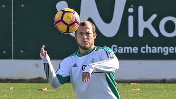 Zozulya, durante un entrenamiento con el Betis. 