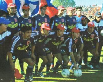 PRIMERA VEZ: El primer título de Pepe con la camiseta de la U fue el Apertura 2004. En la foto con su tradicional camiseta 13. 