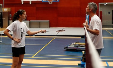 En la Residencia Blume, Carolina Marín conoció a Fernando Rivas, el entrenador que marcaría para siempre su carrera y con quien comenzaría a construir su camino hacia la élite mundial.