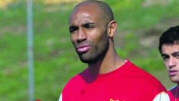 <b>UN ÍDOLO. </b>Kanouté es la gran referencia del actual Sevilla. Su implicación es fundamental.