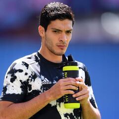 Raúl Jiménez escucha los rumores, pero es feliz con Wolves