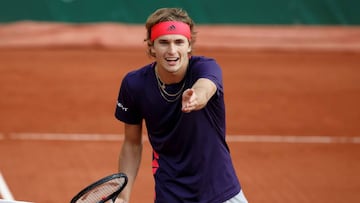 Zverev reclama una bola en el Open de Ginebra.