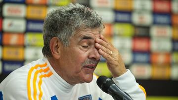 Tuca Ferretti reitera que dirigiría a México sólo de forma interina