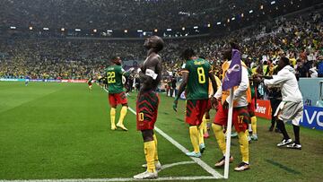 Aboubakar celebr車 as赤 su gol a Brasil.