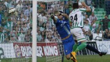 Rubén Castro eleva al Betis