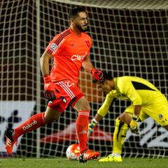 “Por eso les va como les va”: Johnny Herrera disparó contra Azul Azul