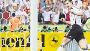 <b>SU HÁBITAT. </b>Klose se mueve en el área como pez en el agua.