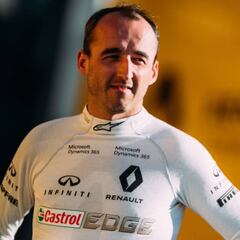 Kubica ya actúa como un piloto más de Renault en Goodwood