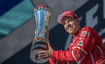 El alemán Sebastian Vettel cosechó dos victorias en el circuito de Hungaroring. 2015 y 2017 son los años donde el piloto que ahora forma parte de Aston Martin venció con el equipo de Ferrari. En este primer año, Vettel logró su segunda victoria con Ferrari. El podio lo completaron Daniil Kvyat y Daniel Ricciardo. En el año 2017 también lideró el alemán en la carrera, donde dejó a su compañero Kimi Raikkönen segundo y Valteri Bottas quedando tercero. El piloto ha ganado cuatro títulos mundiales de Fórmula 1 con el equipo Red Bull en 2010, 2011, 2012 y 2013. En este primer año, Vettel se coronó como el campeón más joven de la historia.