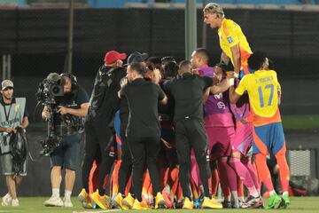 La Selección Colombia cayó en su visita frente a Uruguay, por la jornada 11 de las Eliminatorias al Mundial de 2026. Juan Fernando Quintero y Carlos Gómez anotaron para la Tricolor, mientras que para los Charrúas marcaron Davinson Sánchez en propia puerta, Rodrigo Aguirre y Manuel Ugarte.