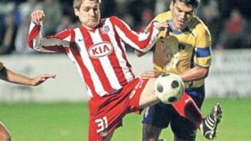 <b>JAVIER AGUIRRE LLEGÓ A TENERLE EN CUENTA EN UNA GIRA.</b> El centrocampista gaditano acudió, bajo las órdenes de Aguirre, a la gira americana que el Atlético realizó en el verano de 2008. Ha jugado dos encuentros de Copa y acudió, convocado, a dos partidos de UEFA (ante Lokomotiv y Bolton) y uno de Liga (frente al Mallorca).