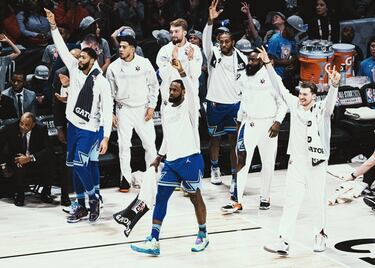 En Chicago, el 16 de febrero, se celebró un All Star Game con una nueva generación de estrellas. Hasta diez caras, tres en los quintetos iniciales: Siakam, Trae Young… y Luka Doncic. Sin cumplir 21 años, el esloveno dio un paso más en una carrera meteórica con el primer all star de muchos más que están por venir. De hecho, acabó la temporada cuarto en la carrera por el MVP con unos promedios increíbles en su segunda temporada NBA: 28,8 puntos, 9,4 rebotes y 8,8 asistencias.