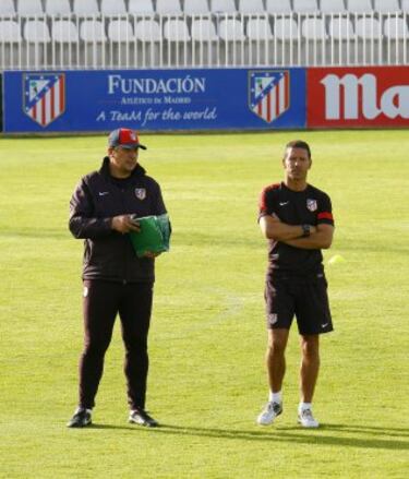La temporada 2014-2015 comienza con la conquista de la Supercopa de España frente al Real Madrid (2-1). Simeone llega a los 100 triunfos como técnico colchonero en sólo 156 partidos, con un porcentaje de 64,1 % que no supera ningún otro entrenador de la historia del equipo.