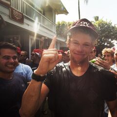 Estos son los 11 surfistas que más dinero ganan en el mundo