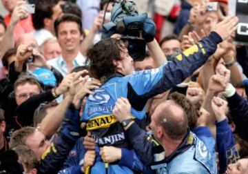 El 25 de septiembre de 2005, Fernando Alonso conquistó el primer Mundial de su carrera tras quedar tercero en el Gran Premio de Brasil.