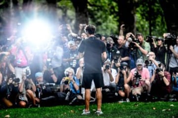 El día después: Federer celebró su título con los fans