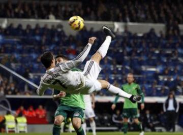 Desde 2009 juega en el Real Madrid y está en el mejor momento de su carrera. Con el club blanco ha conseguido, de momento, 1 Liga (2012), 2 Copas del Rey (2011 y 2014), 1 Supercopa de España (2012), 1 Supercopa de Europa (2014) y 1 Champions League (2014).