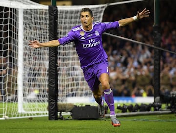 1-3. Cristiano Ronaldo celebró el tercer gol.