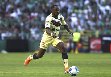 Su velocidad por la banda derecha del América lo convierte en uno de los jugadores más peligrosos del fútbol mexicano. En cada torneo, Ibarra demuestra su calidad individual a pesar de las lesiones.