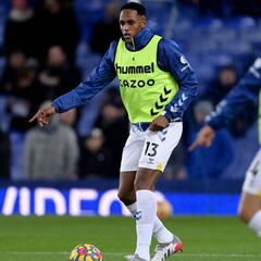 Everton de Yerry Mina, golpeado por covid-19 y lesiones