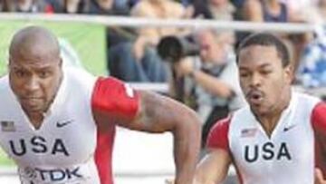 <b>ERROR DE BULTO. </b>Scott pierde el testigo sin que Scales lo tuviera en sus manos.