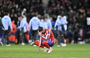 El defensa uruguayo del Atltico de Madrid, Jos Mara Gimnez, reacciona tras la tanda de penaltis.