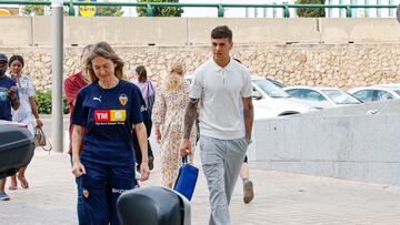 Enzo, a su llegada a IMED para pasar revisión médica.