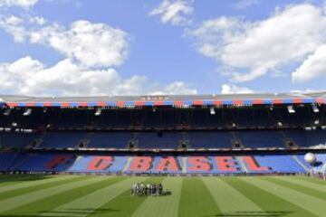 Liverpool familiarize themselves with St Jakob-Park