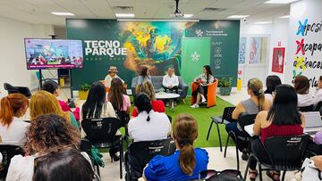 El SENA cree en el talento de las mujeres del país.
Por eso, junto a
@ONUMujeresCol
,
@Stateprm
,
@OITAndina
y
@SwedeninCOL
, lanzamos una oferta dirigida a su empoderamiento y liderazgo.🧑🎓👩🏾👩🏽🌾👩🏽⚖️ 🧵