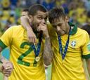 Alves a Neymar: "Acostúmbrate. El portero es el del gran rival"