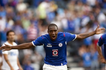 Jugadores de Cruz Azul que salieron por la puerta de atrás